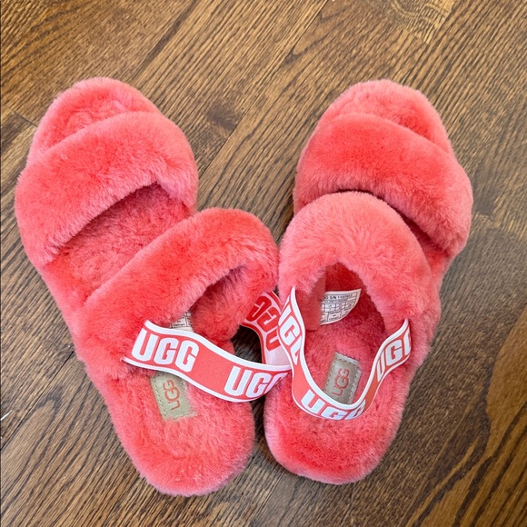 UGG Women's Vibrant Red Fluffy Slippers - Picture 2 of 5